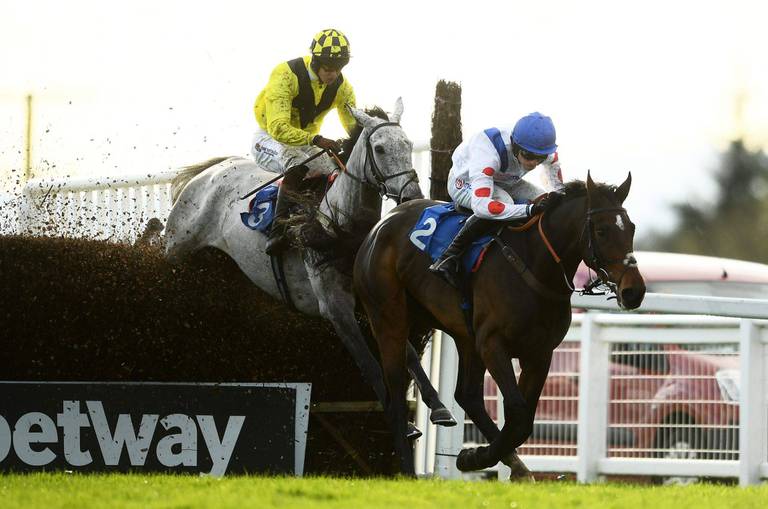 Exeter, Pontefract & Southwell Horse Racing Tips for Tuesday